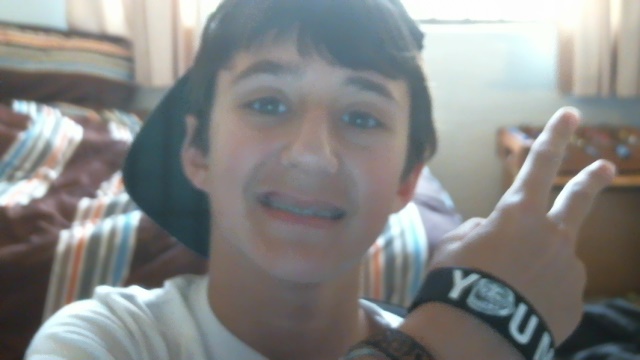 Le fancy Cob in his messy room :P